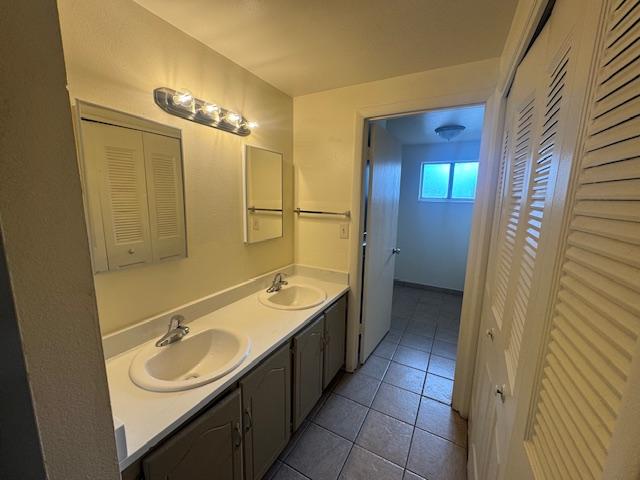 1123-1177 South Graff Circle (250 E), Orem - Bathroom 2