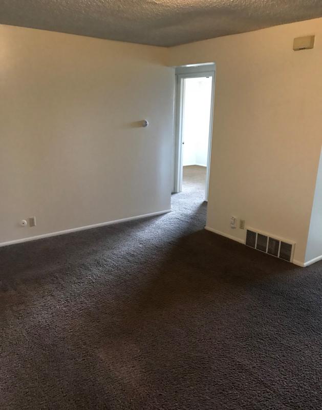 666 East Center, Provo - Living Room